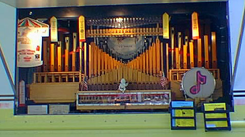 tmec25a.jpg Charlie Porter - mobile Wurlitzer theatre organ
