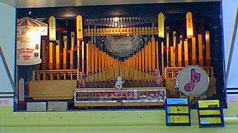 tmec25a.jpg Charlie Porter - mobile Wurlitzer theatre organ