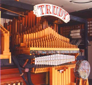 tmec21a.jpg David Wasson - 98-key concert band organ